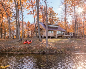 The Cabin from the Pond | Eco cottages