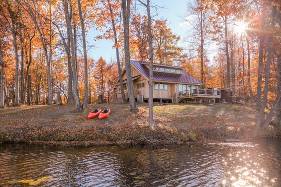 The Cabin from the Pond | Eco cottages